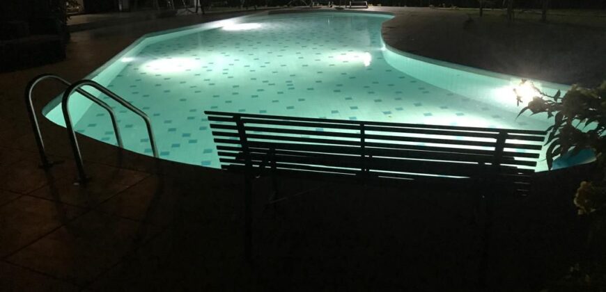 A vendre une magnifique Villa R+2  à SAly Carrefour – Piscine, Jardin & Studios